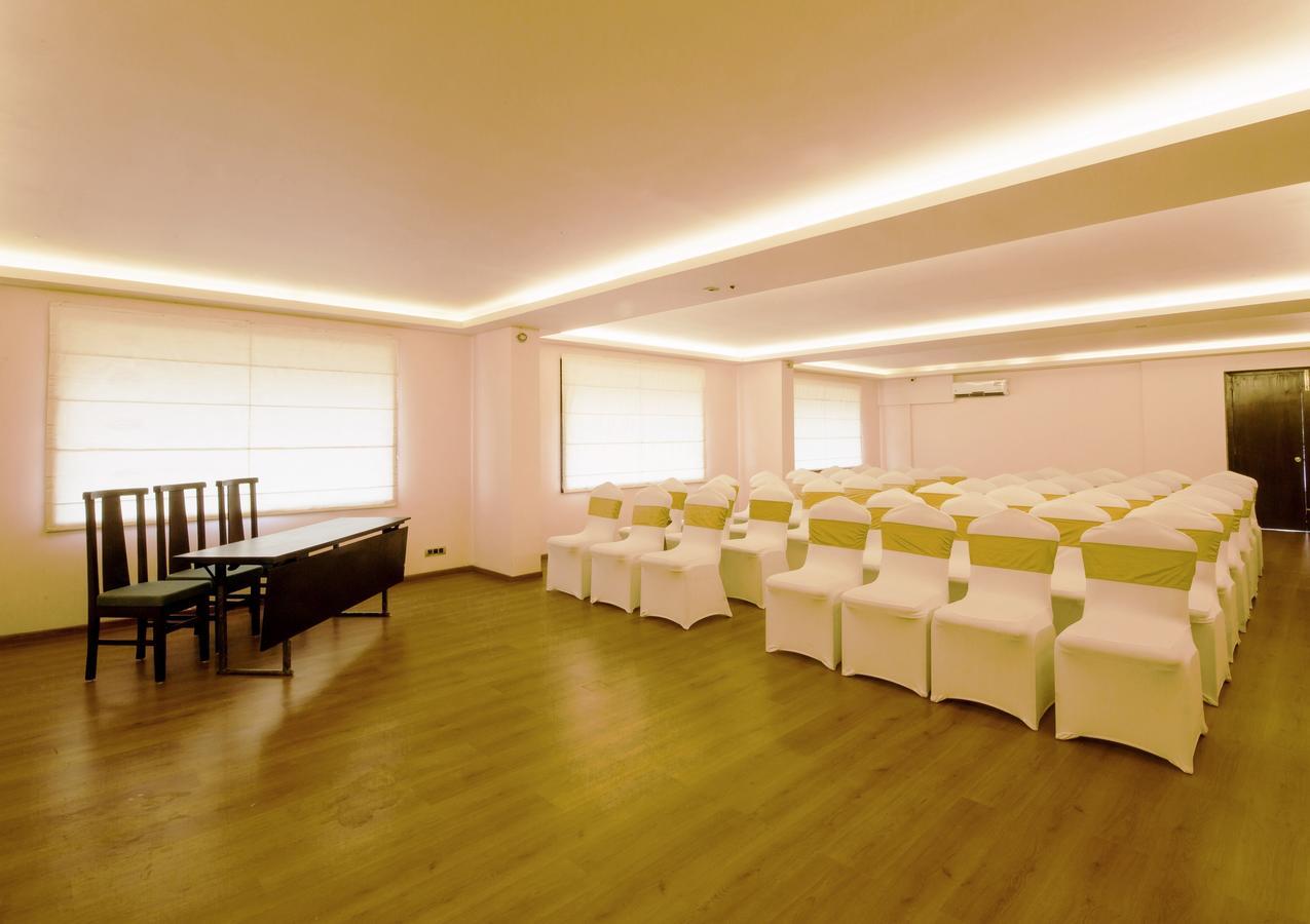 Hotel Central Park Manipal Luaran gambar