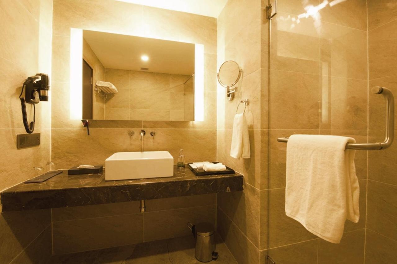 Hotel Central Park Manipal Luaran gambar