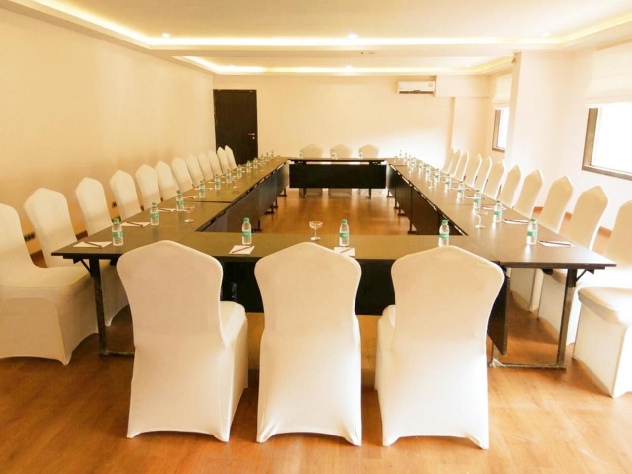 Hotel Central Park Manipal Luaran gambar