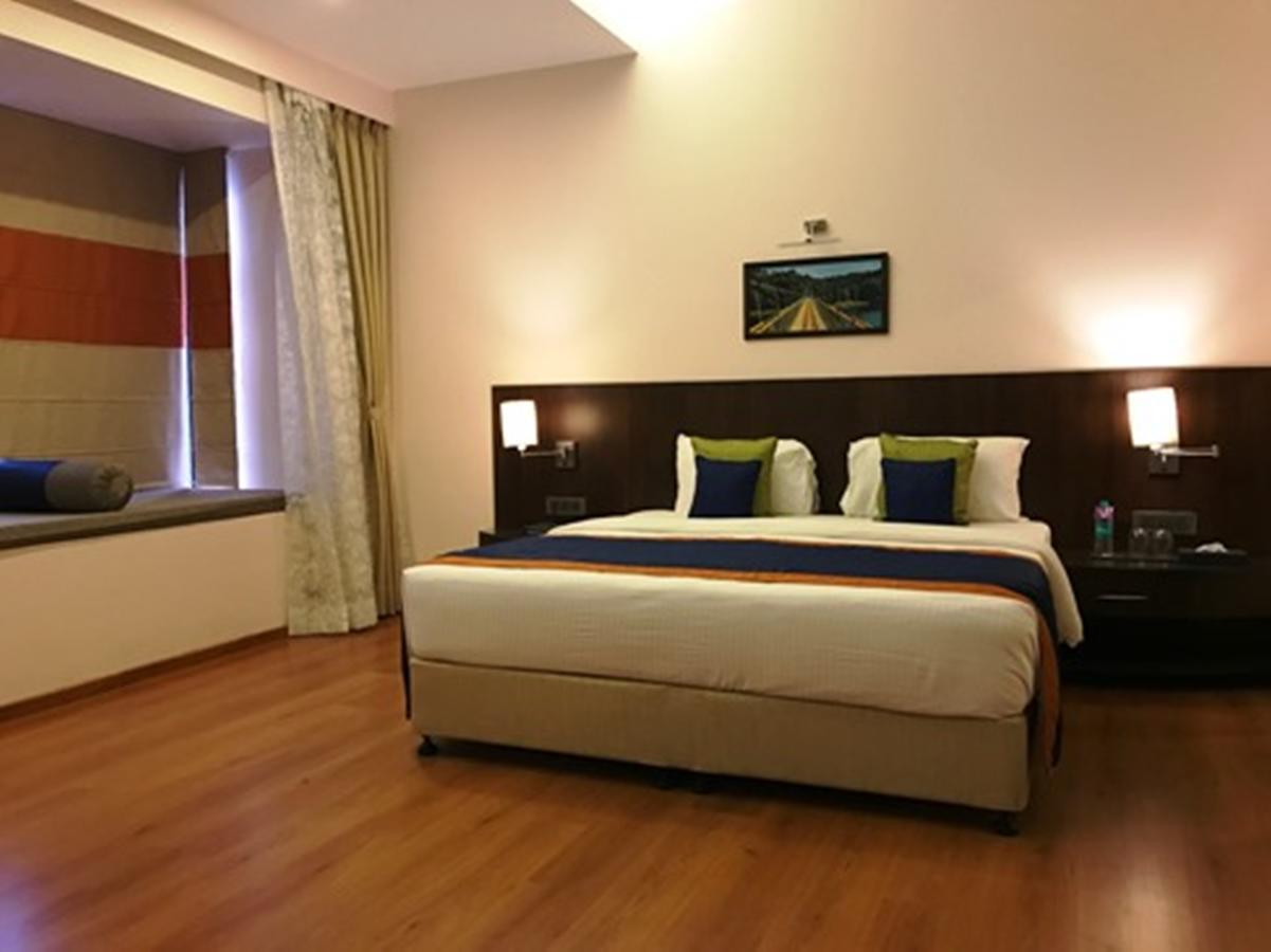 Hotel Central Park Manipal Luaran gambar