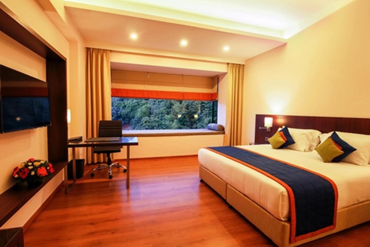 Hotel Central Park Manipal Luaran gambar